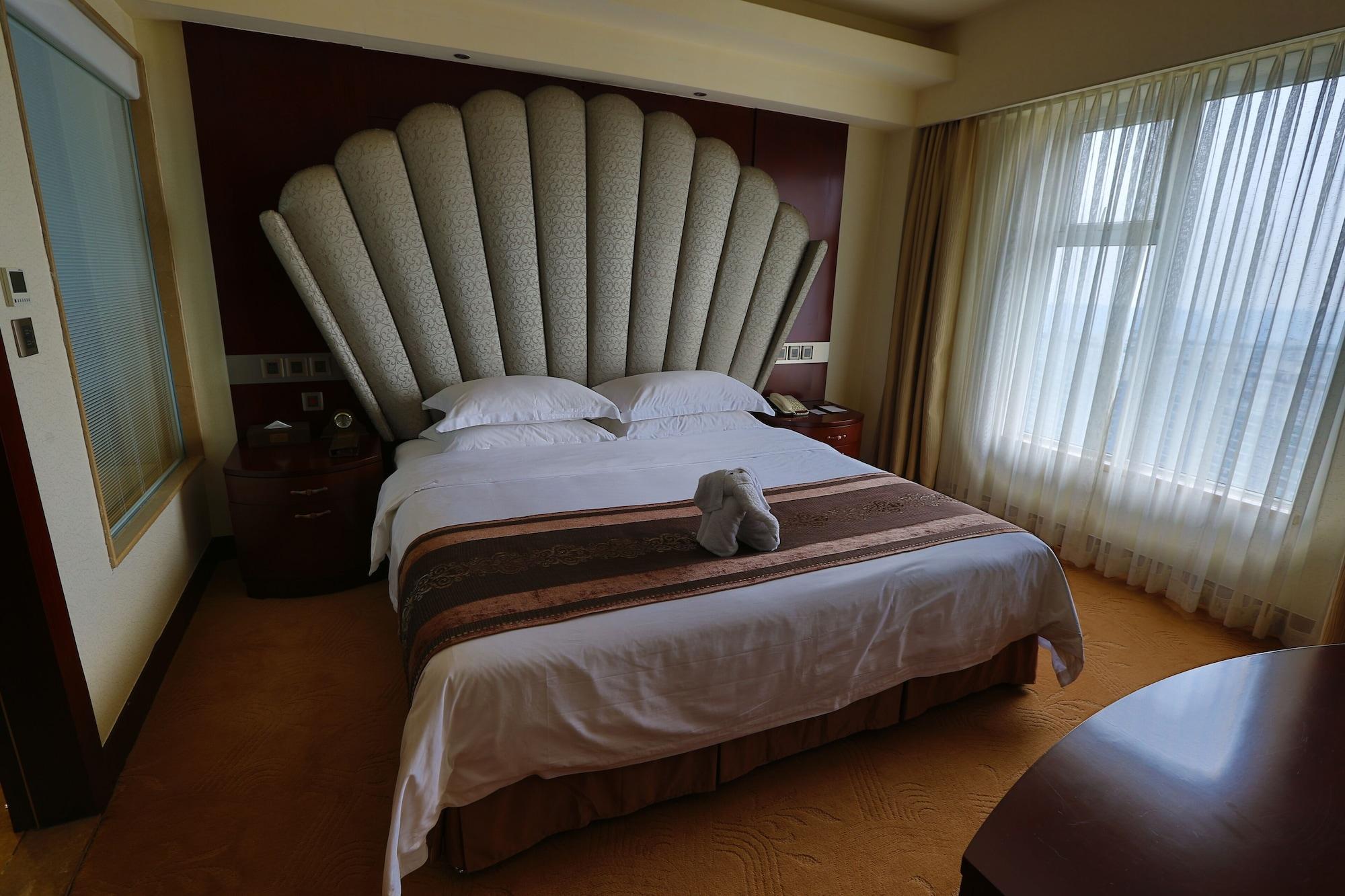 Ramada Chengdu North Hotel Exterior photo