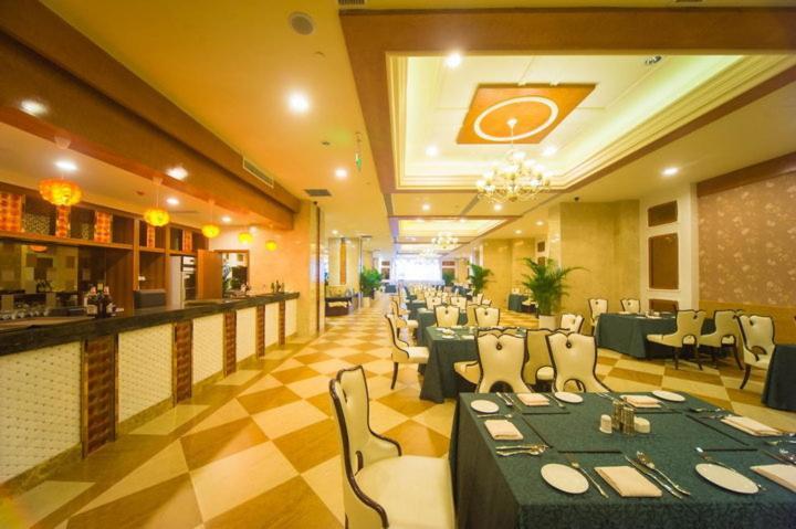 Ramada Chengdu North Hotel Exterior photo