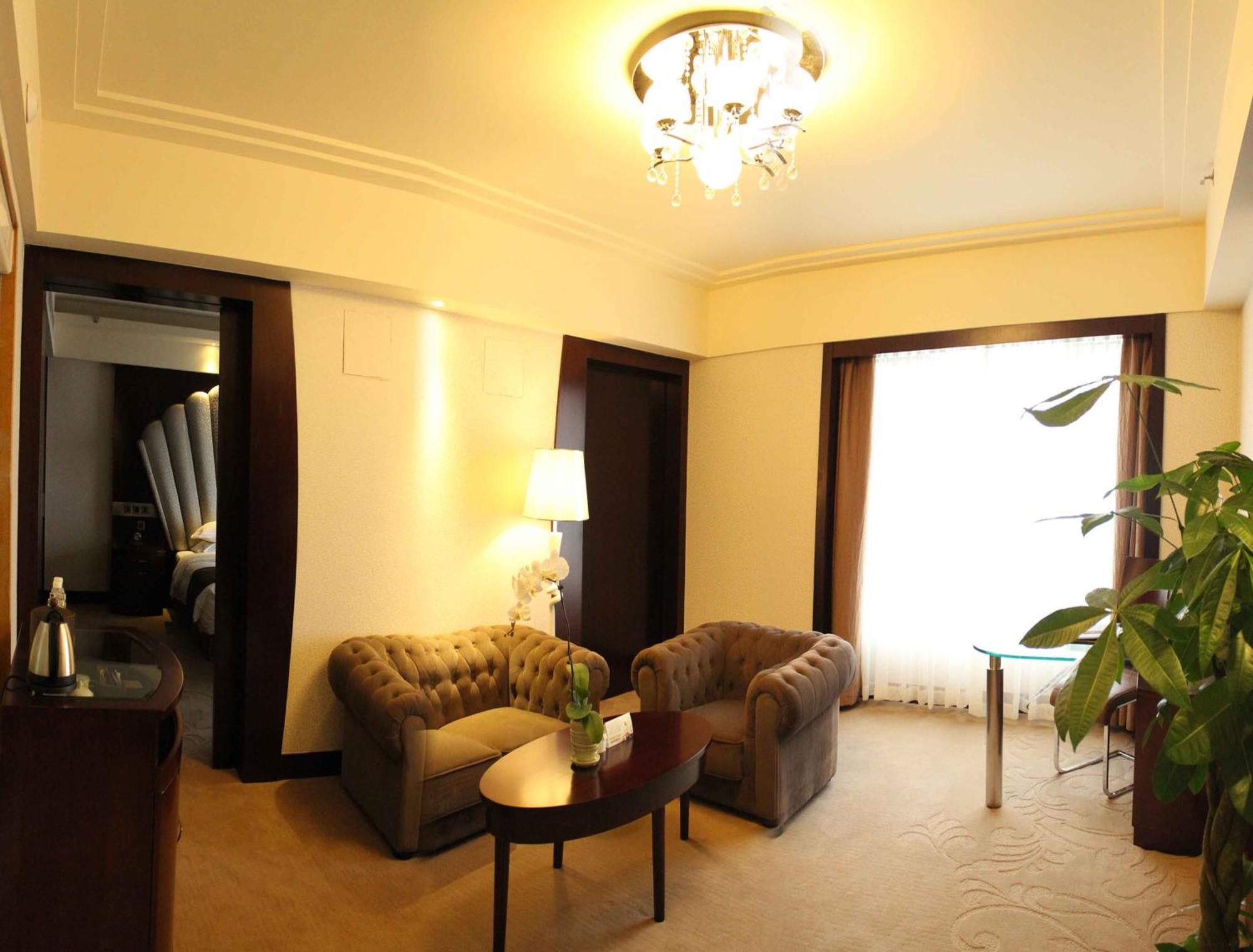 Ramada Chengdu North Hotel Exterior photo